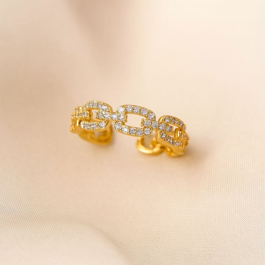 Linked Chain-Inspired Ring with Crystals