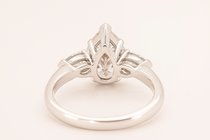 The Regal Teardrop – 2 Carat Pear-Cut Lab Grown Diamond Ring in 14k Gold